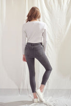 Load image into Gallery viewer, GRAY SIDE SLIT SKINNY DENIM
