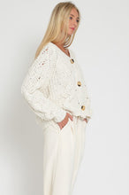 Load image into Gallery viewer, CREAM CHUNKY KNIT CARDIGAN
