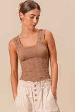 Load image into Gallery viewer, FLORAL JAQUARD TANK TOP

