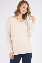 Load image into Gallery viewer, FRONT SEAM V-NECK SWEATER
