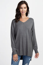 Load image into Gallery viewer, FRONT SEAM V-NECK SWEATER
