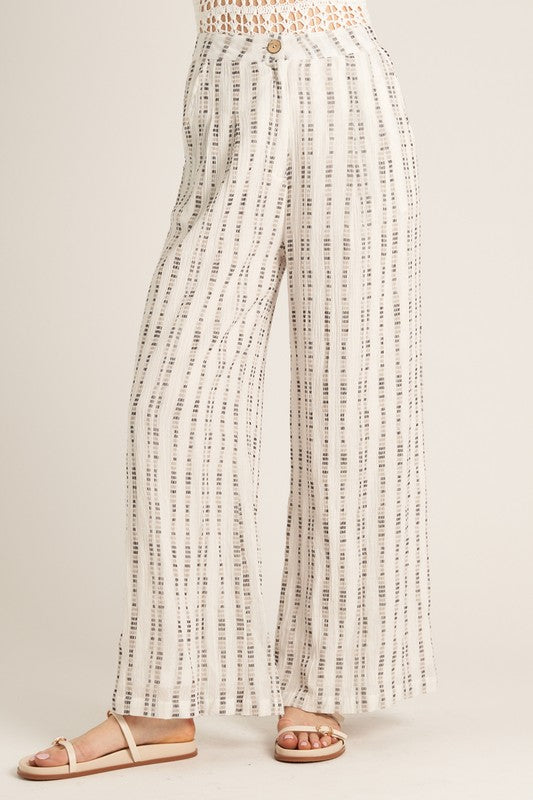 WOOD BUTTON PRINTED PANTS