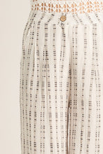 Load image into Gallery viewer, WOOD BUTTON PRINTED PANTS
