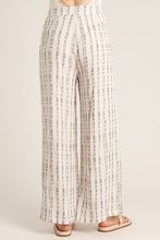 Load image into Gallery viewer, WOOD BUTTON PRINTED PANTS
