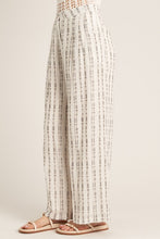 Load image into Gallery viewer, WOOD BUTTON PRINTED PANTS
