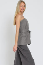 Load image into Gallery viewer, BELTED STRAPLESS TOP
