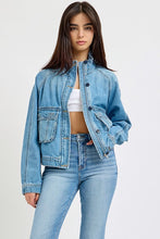 Load image into Gallery viewer, POCKET DETAIL DENIM JACKET
