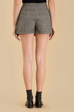Load image into Gallery viewer, 1/2 PLEATED PLAID SKORT
