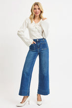 Load image into Gallery viewer, HR CROP WIDE FRONT PATCH POCKET JEANS
