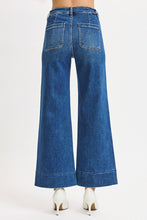 Load image into Gallery viewer, HR CROP WIDE FRONT PATCH POCKET JEANS
