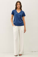 Load image into Gallery viewer, THE EVERYDAY VNECK BASIC
