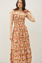 Load image into Gallery viewer, FLORAL PRINTED MAXI DRESS
