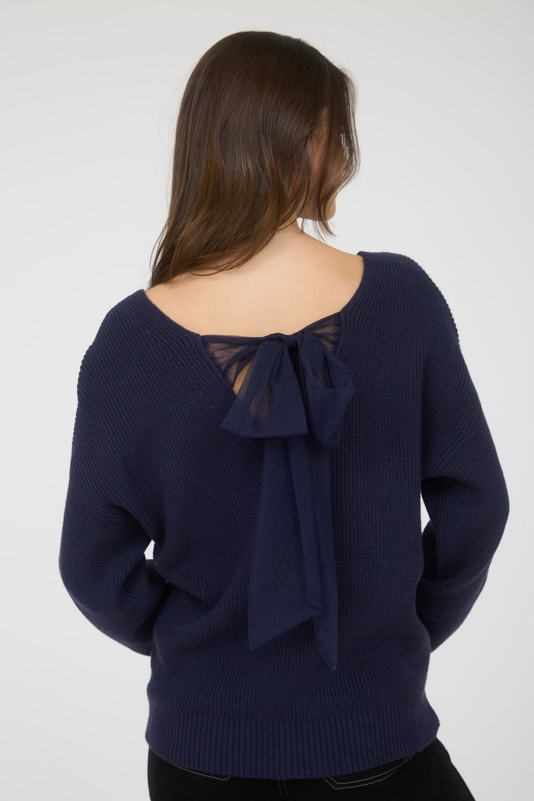 NAVY BOW TIE V-NECK SWEATER