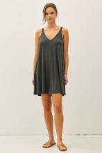 Load image into Gallery viewer, V-NECK KNIT DRESS
