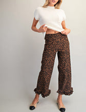 Load image into Gallery viewer, LEOPARD RUFFLED HEM PANTS
