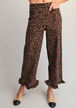 Load image into Gallery viewer, LEOPARD RUFFLED HEM PANTS
