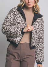 Load image into Gallery viewer, REVERSIBLE COLLAR PUFFER JACKET
