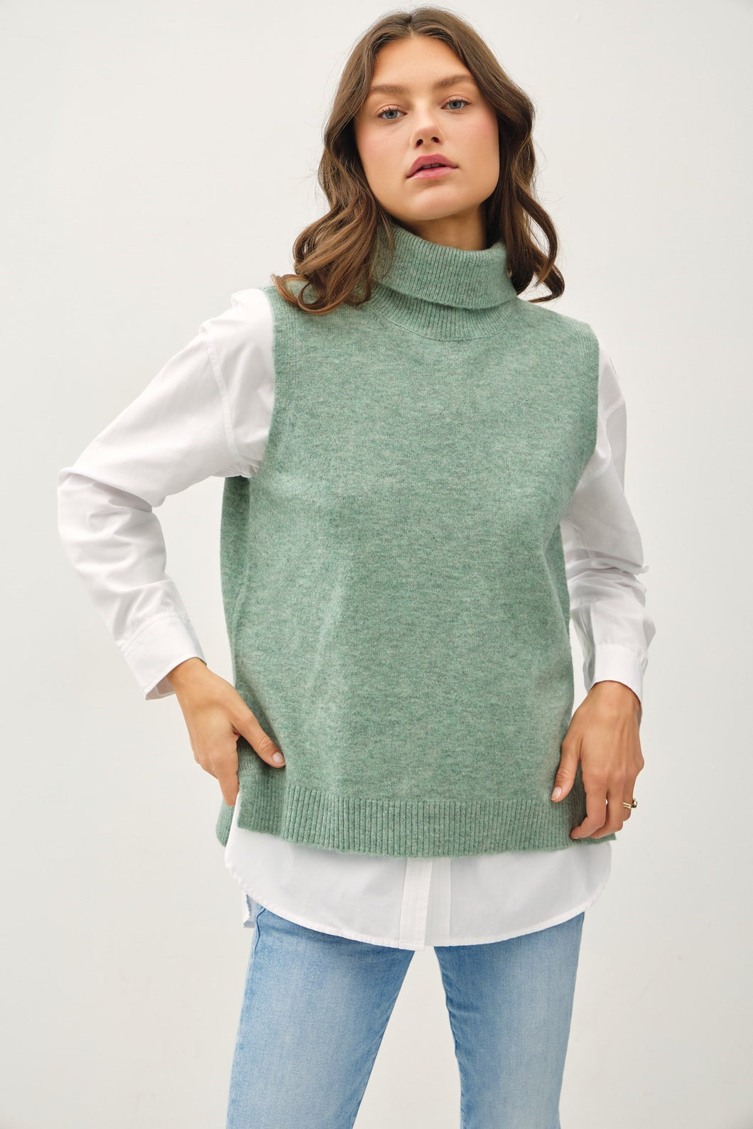 SPRUCE TURTLENECK SWEATER VEST