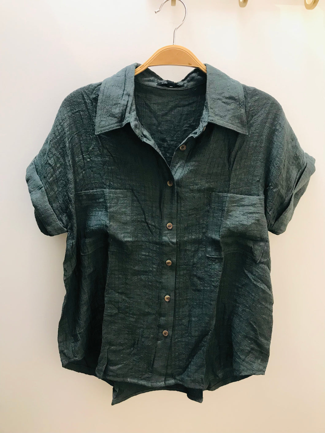 FOREST GREEN BUTTON UP TOP