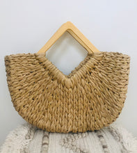 Load image into Gallery viewer, WOOD HANDLE STRAW BAG
