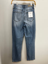 Load image into Gallery viewer, HIGH RISE STRAIGHT DENIM
