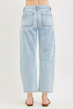 Load image into Gallery viewer, SLOUCHY BARREL RISEN JEANS
