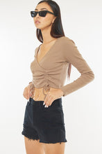 Load image into Gallery viewer, BLACK FRAYED HEM DENIM SHORTS
