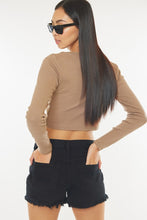 Load image into Gallery viewer, BLACK FRAYED HEM DENIM SHORTS
