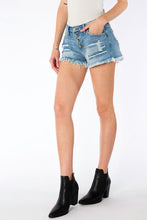 Load image into Gallery viewer, MID RISE FRAYED HEM BOYFRIEND SHORTS
