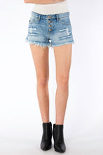 Load image into Gallery viewer, MID RISE FRAYED HEM BOYFRIEND SHORTS
